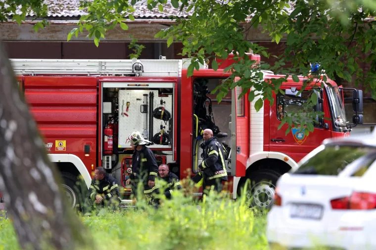 VELIKI POŽAR U ZAGREBU: Gusti dim se nadvio nad grad, vatrogasci iza&scaron;li na teren