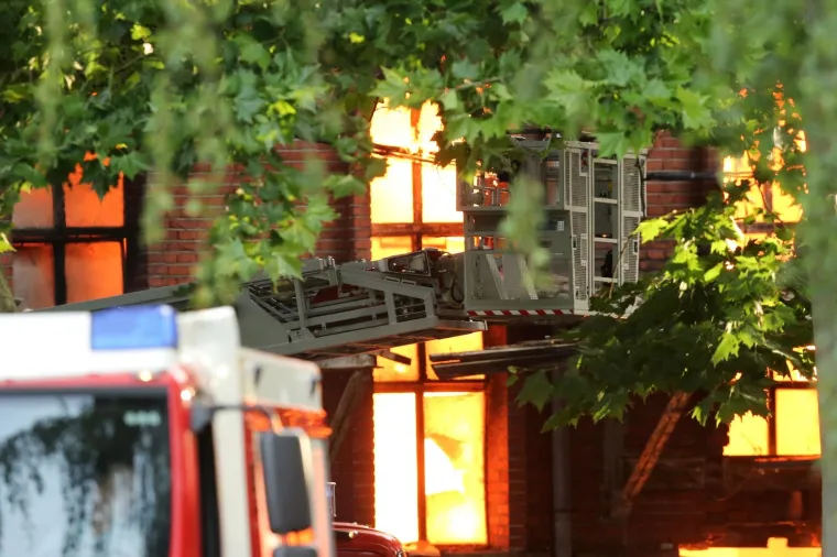 VELIKI POŽAR U ZAGREBU: Gusti dim se nadvio nad grad, vatrogasci iza&scaron;li na teren