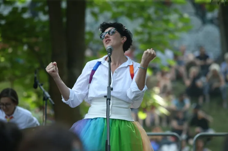 POVORKA PONOSA OKUPILA TISUĆE, MEĐU NJIMA I POLITIČARI: '&Scaron;to tebe boli tko koga voli!'