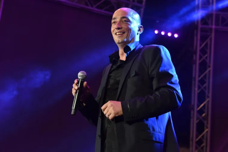 NIVES I LIDIJA SE OPET BORE ZA PAŽNJU: Jedna glumila Rihannu u donjem rublju, druga obukla famoznu vagina haljinu