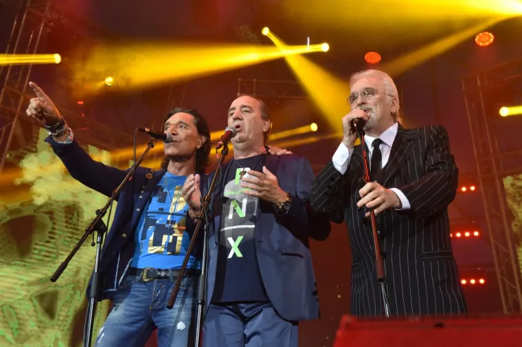 NIVES I LIDIJA SE OPET BORE ZA PAŽNJU: Jedna glumila Rihannu u donjem rublju, druga obukla famoznu vagina haljinu