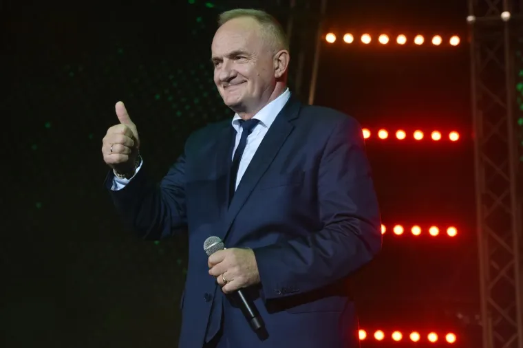 NIVES I LIDIJA SE OPET BORE ZA PAŽNJU: Jedna glumila Rihannu u donjem rublju, druga obukla famoznu vagina haljinu