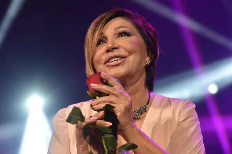 NIVES I LIDIJA SE OPET BORE ZA PAŽNJU: Jedna glumila Rihannu u donjem rublju, druga obukla famoznu vagina haljinu