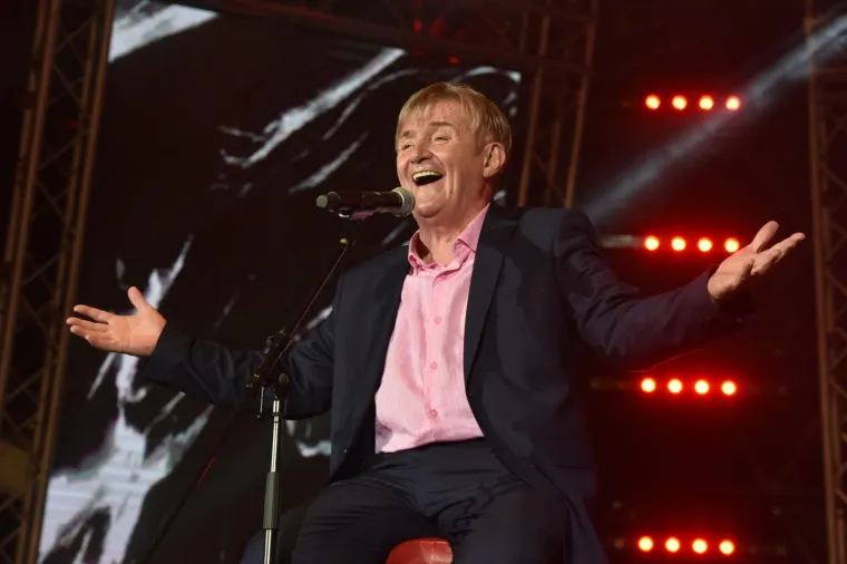 NIVES I LIDIJA SE OPET BORE ZA PAŽNJU: Jedna glumila Rihannu u donjem rublju, druga obukla famoznu vagina haljinu