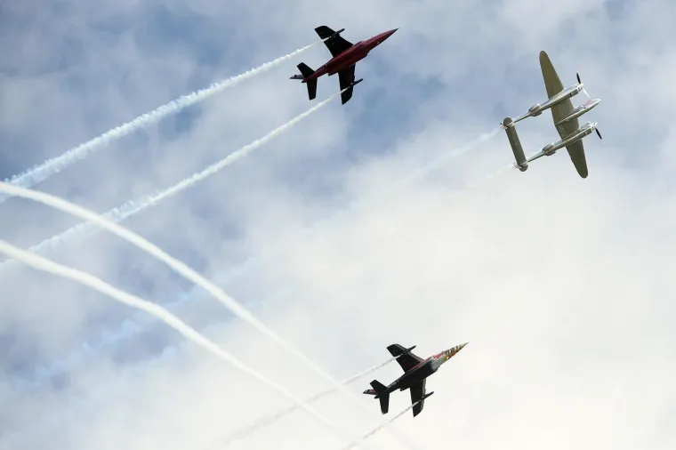 SPEKTAKL U ČAKOVCU: Vrhunski piloti kreirali airshow bez premca, pogledajte fotografije