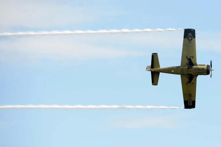 SPEKTAKL U ČAKOVCU: Vrhunski piloti kreirali airshow bez premca, pogledajte fotografije