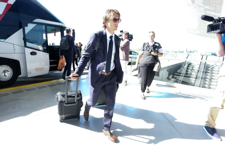 Pogledajte kakva je atmosfera vladala: Hrvatska reprezentacija otputovala u Rusiju