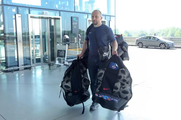 Pogledajte kakva je atmosfera vladala: Hrvatska reprezentacija otputovala u Rusiju