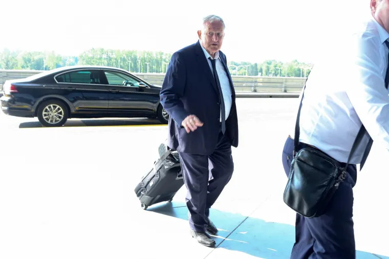 Pogledajte kakva je atmosfera vladala: Hrvatska reprezentacija otputovala u Rusiju