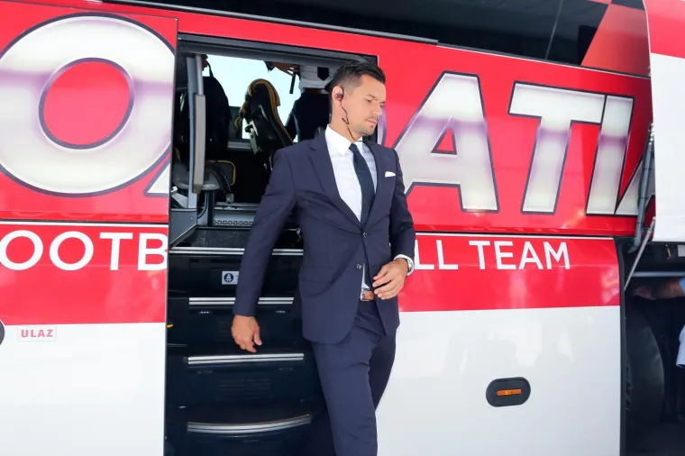 Pogledajte kakva je atmosfera vladala: Hrvatska reprezentacija otputovala u Rusiju