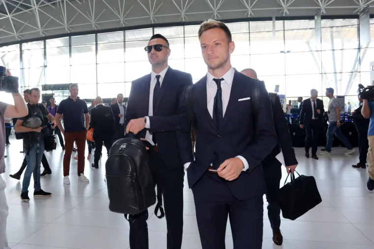 Pogledajte kakva je atmosfera vladala: Hrvatska reprezentacija otputovala u Rusiju