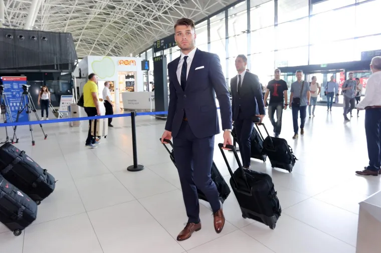 Pogledajte kakva je atmosfera vladala: Hrvatska reprezentacija otputovala u Rusiju