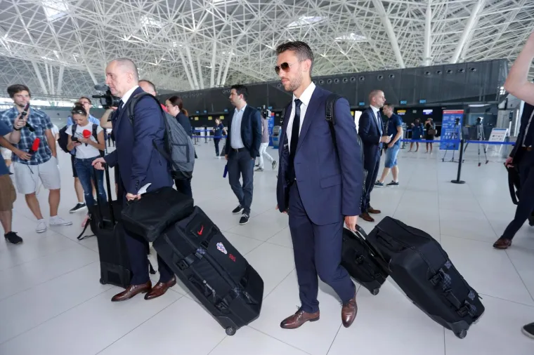 Pogledajte kakva je atmosfera vladala: Hrvatska reprezentacija otputovala u Rusiju