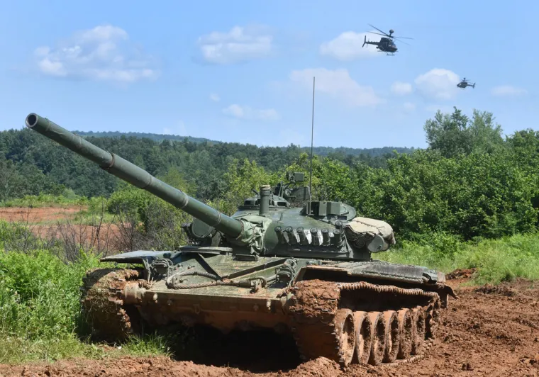 Podsjetio je i na to kako pripadnici Hrvatske vojske uspje&scaron;no provode sve svoje zadaće - od pomoći civilnom stanovni&scaron;tvu i sudjelovanja u međunarodnim misijama i operacijama pa sve do one najvažnije - obrane suvereniteta i teritorijalne cjelovitosti Republike Hrvatske. General &Scaron;undov je najavio i da će se u listopadu 2018. održati velika združena vježba Velebit 18 u kojoj će se jo&scaron; jednom pokazati nove sposobnosti integrirane u cjelokupni sustav.