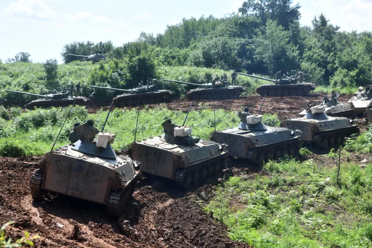 Sudionicima vježbe čestitao je i zamjenik zapovjednika HKoV-a brigadni general Boris &Scaron;erić istaknuv&scaron;i kako su prikazali osposobljenost, uvježbanost, usklađenost svih postrojbi i borbenih funkcija. "Značaj ove vježbe je da su po prvi puta prikazane nove sposobnosti HKoV-a i HRZ-a uz potporu postrojbi Zapovjedni&scaron;tva za potporu. Vidjeli smo i intergransko združeno djelovanje kopnenih i zračnih snaga &scaron;to je najveće bogatstvo ove vježbe", rekao je general &Scaron;erić te najavio nastavak procesa modernizacije i opremanje novim sustavima kako bi se povećala ukupna borbena moć postrojbi HKoV-a.