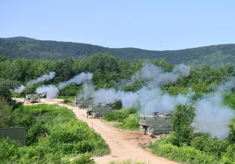 U vježbi "Kuna 18"u realnim uvjetima boji&scaron;ta prikazana je integracija vatri manevarskih i potpornih elemenata, upravljanje vatrom i manevrom, kao i provedba usklađenog djelovanja koja je u funkciji protiv rasporeda protivničkih snaga. Na vježbi je sudjelovalo ukupno 587 pripadnika Hrvatske vojske, a radi se o ključnom obučnom događaju koji je proveden u svrhu podizanja statusa interoperabilnosti postrojbi HKoV u provedbi borbenih aktivnosti na razini bojne.
