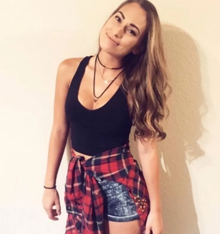 UPORNO POKU&Scaron;AVAJU OŽIVJETI GRUNGE: Sad su posegle i za seksi fotkama, ali jednog detalja se ne odriču