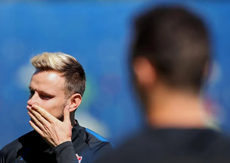 NACIJA MOŽE ODAHNUTI: Igrač bez kojeg Dalić ne može zamisliti zadnju liniju vratio se treninzima