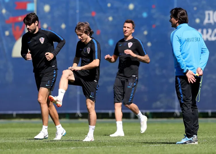 NACIJA MOŽE ODAHNUTI: Igrač bez kojeg Dalić ne može zamisliti zadnju liniju vratio se treninzima