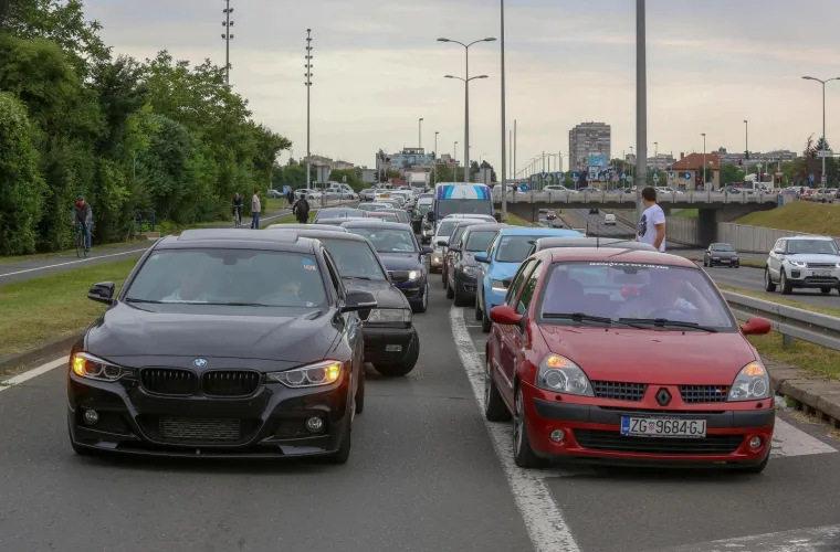 Prometni kolaps zbog prosvjeda protiv visokih cijena goriva