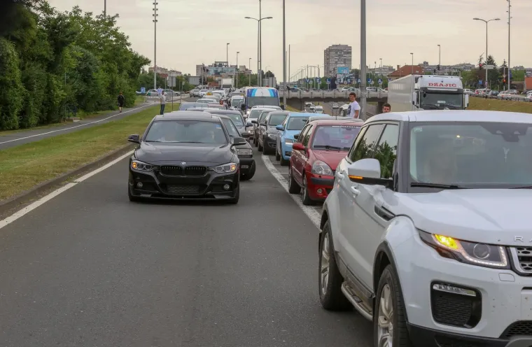 Prometni kolaps zbog prosvjeda protiv visokih cijena goriva
