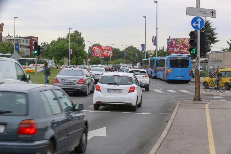 Prometni kolaps zbog prosvjeda protiv visokih cijena goriva