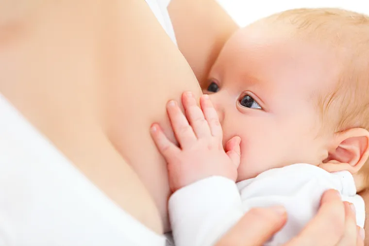 Evo što dojenje doista radi vašim grudima