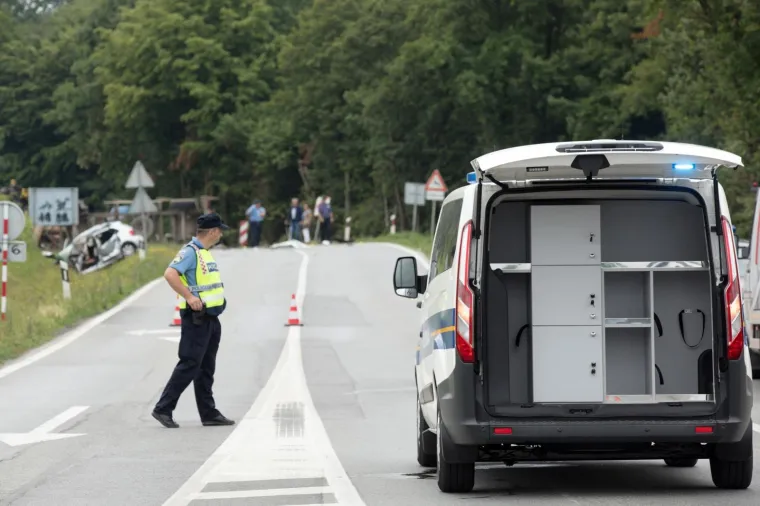 15.06.2018., Donja Moticina - Ocevid prometne nesrece na cesti izmedju Martina i Donje Moticine. U sudaru kamiona i auta smrtno su stradale dvije osobe, a dvije su u bolnici. 
Photo: Dubravka Petric/PIXSELL