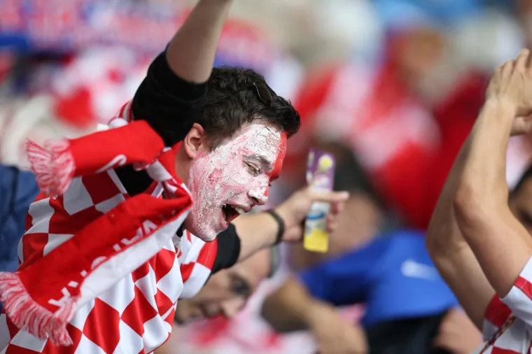 Poznanj, Poljska - Europsko nogometno prvenstvo Euro 2012. Skupina C, Hrvatska - Italija. Navijaci ocekuju pocetak utakmice.