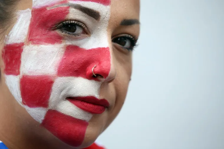Lens, Francuska - UEFA EURO 2016., osmina finala, Hrvatska - Portugal. Navijaci Hrvatske i Portugala u gradu uoci utakmice.