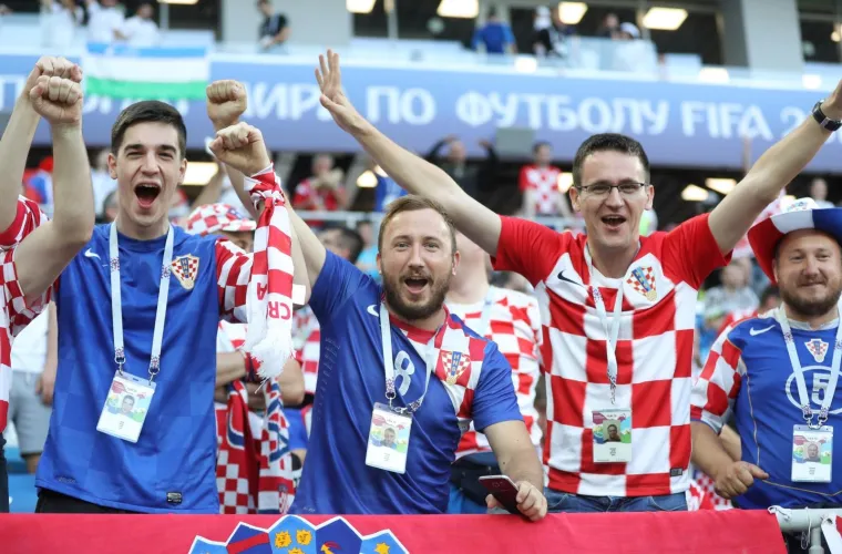 Stadion Kalinjingrad u bojama Hrvatske: Na tisuće Hrvata spremno za spektakl