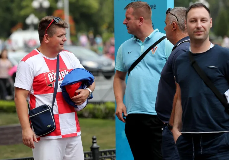 Pogledajte kako su Hrvatski navijači preplavili Kalinjingrad