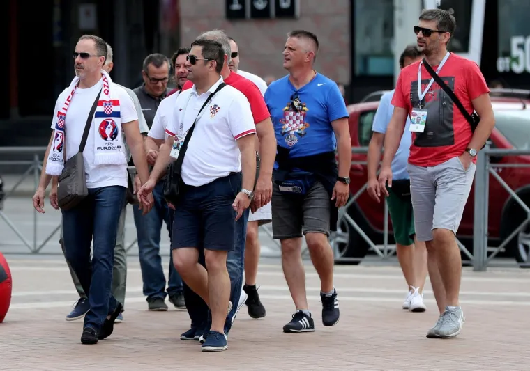 Pogledajte kako su Hrvatski navijači preplavili Kalinjingrad