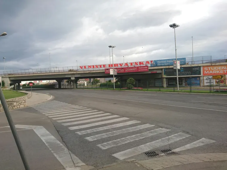 OSVANULA JOŠ JEDNA BRUTALNA PORUKA VATRENIMA: Pogledajte što dio navijača misli o Modriću i društvu