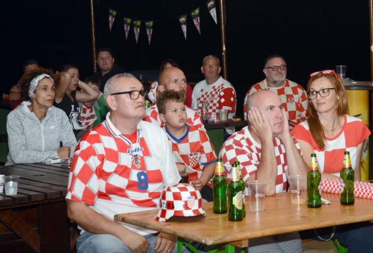 Evo kako Sisak slavi pobjedu Vatrenih