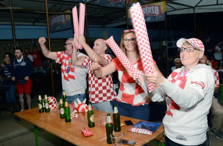 Evo kako Sisak slavi pobjedu Vatrenih