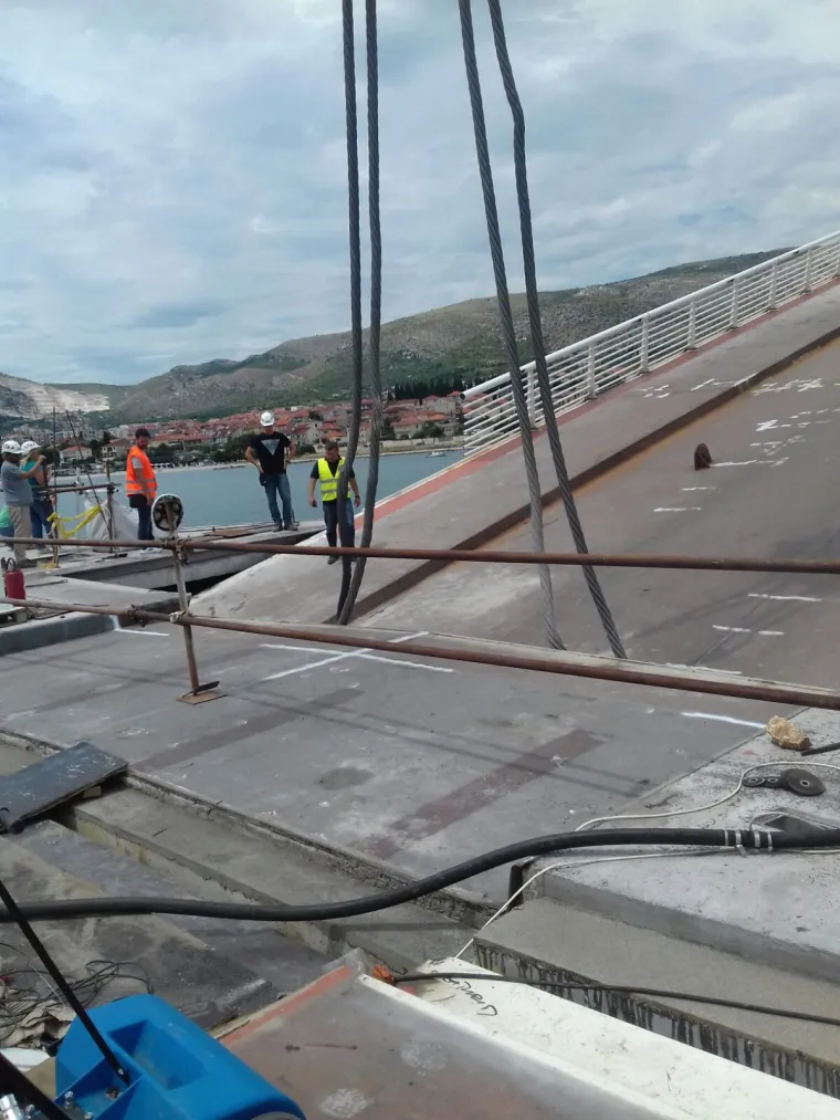 Pogledajte kako izgleda prvo dizanje Čiovskog mosta