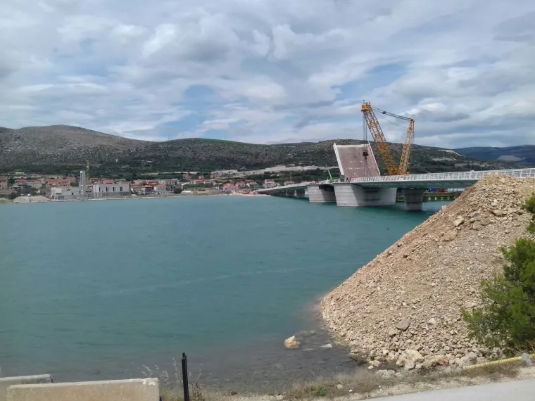 Pogledajte kako izgleda prvo dizanje Čiovskog mosta