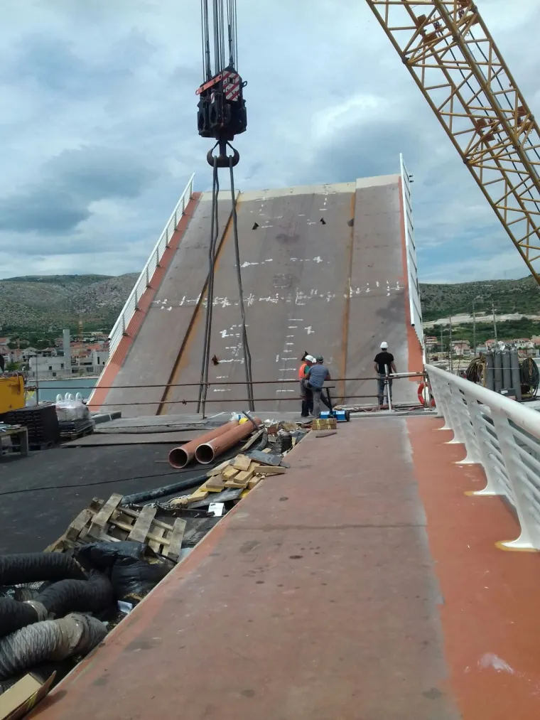 Pogledajte kako izgleda prvo dizanje Čiovskog mosta