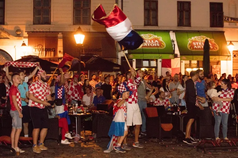 Evo kako se pobjeda Vatrenih slavila u Osijeku