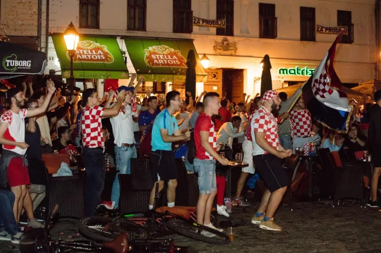 Evo kako se pobjeda Vatrenih slavila u Osijeku