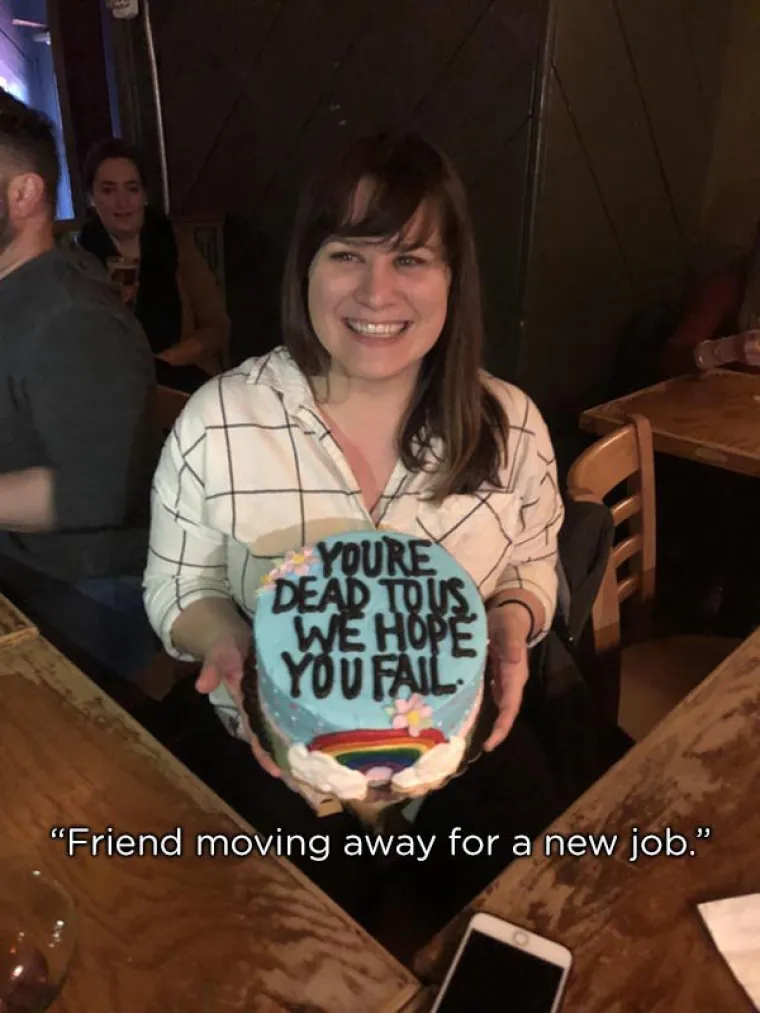 ONO KAD TI NAJBOLJI PRIJATELJI PRIREDE URNEBESNU SPAČKU: Trenutak u kojem shvati&scaron; da si zapravo okružen neprijateljima