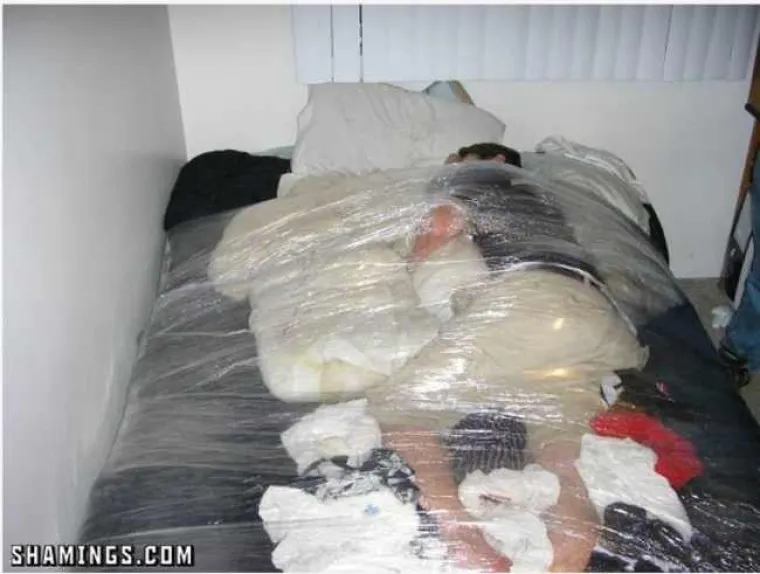 ONO KAD TI NAJBOLJI PRIJATELJI PRIREDE URNEBESNU SPAČKU: Trenutak u kojem shvati&scaron; da si zapravo okružen neprijateljima