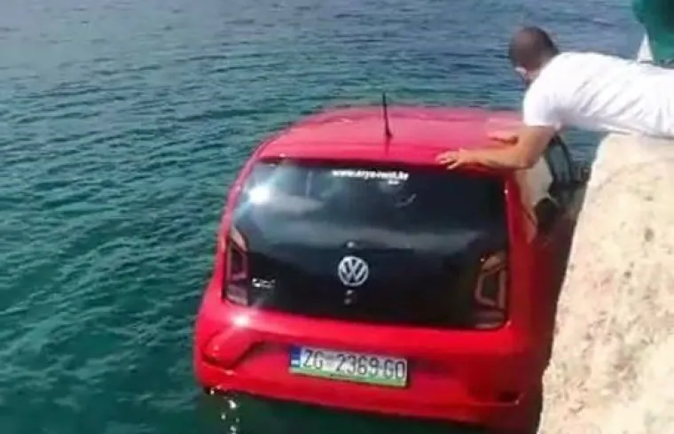 Iz policije su potvrdili okolnosti događaja ovog incidenta te istaknuli kako u nesreći nema ozlijeđenih jer nitko od putnika nije bilo u vozilu