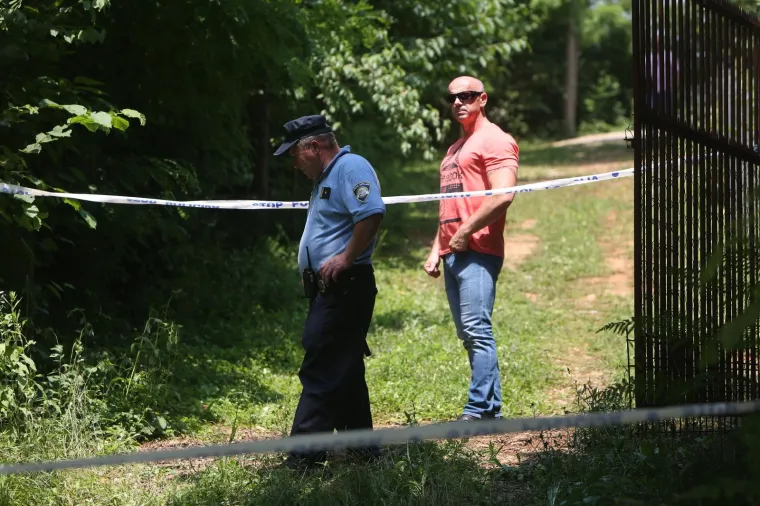 DONJE STATIVE: U vikend-naselju pronađena mrtva osoba, sumnja se na ubojstvo