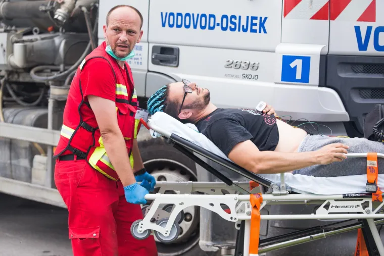 Uznemirujuće fotografije: Dvojica djelatnika Vodovoda smrtno stradala u Čepinu!