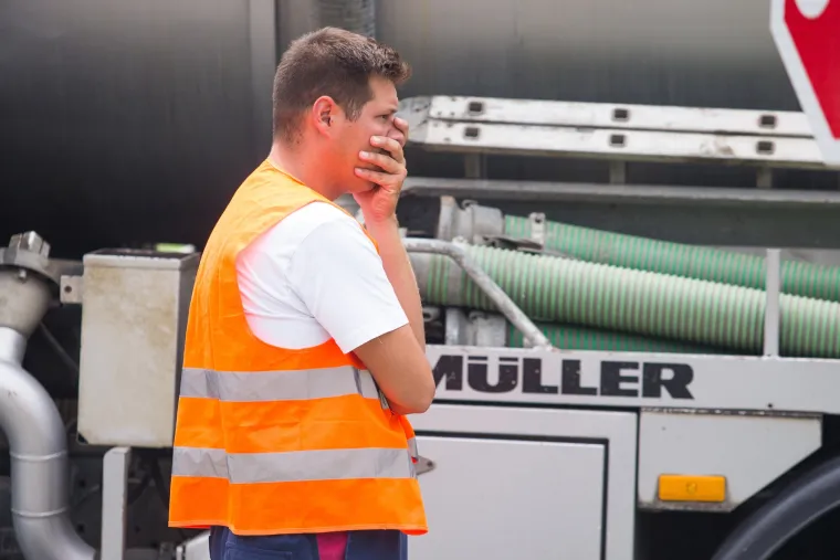 Uznemirujuće fotografije: Dvojica djelatnika Vodovoda smrtno stradala u Čepinu!