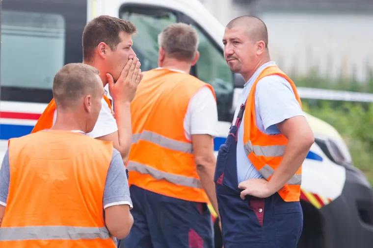 Uznemirujuće fotografije: Dvojica djelatnika Vodovoda smrtno stradala u Čepinu!