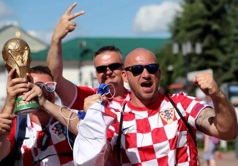 Odlična atmosfera: Hrvatski navijači počeli se okupljati u Njižni Novgorodu