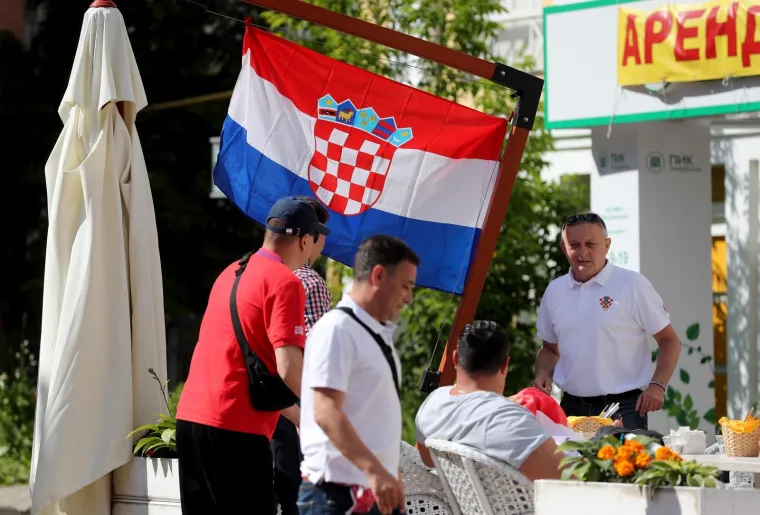 Odlična atmosfera: Hrvatski navijači počeli se okupljati u Njižni Novgorodu